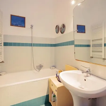 Apartment 8 Minuti Dal Mare - 6 Dal Centro - Lovely *