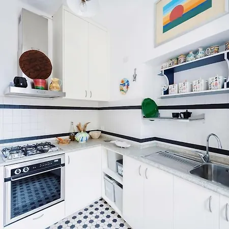 Apartamento 8 Minuti Dal Mare - 6 Dal Centro - Lovely *
